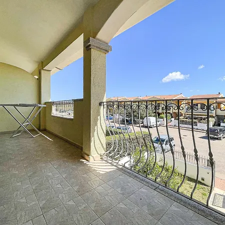 Via Pesaro شقة سانتا تيريزا غالّورا